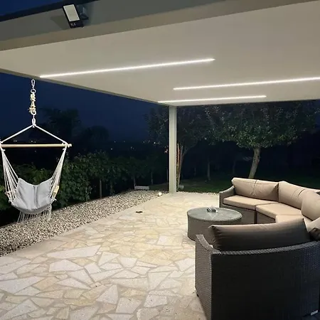 Fernandes Bright Private *