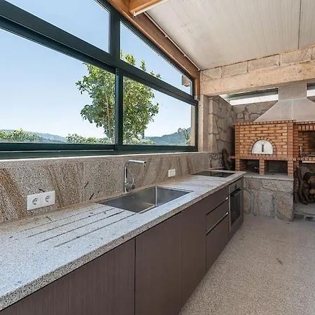 Fernandes Bright Private *